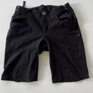 Patagonia women’s black shorts adjustable waist size 6 10.5” inseam board shorts